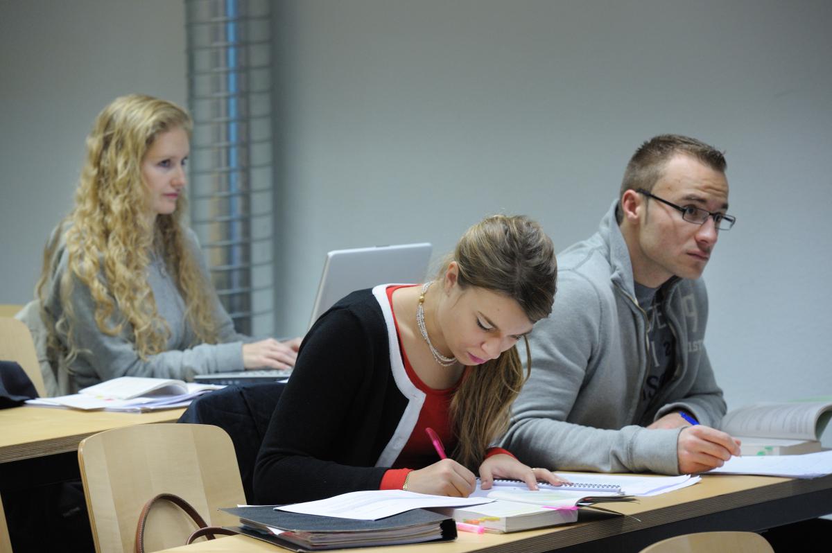 Studierende am Lernen