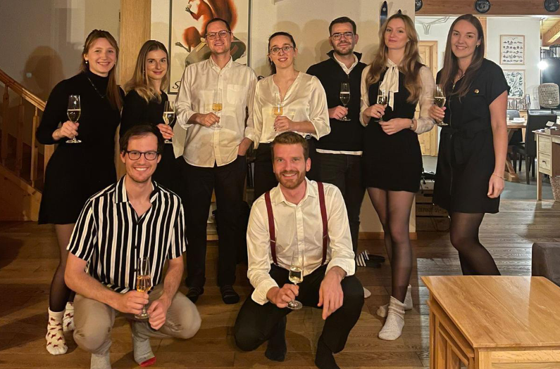 Jonny und einige andere Doktorierende des Departements BWL